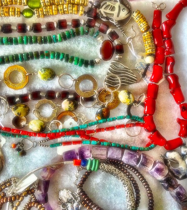 conseils pour organiser vos bijoux de manière pratique et esthétique