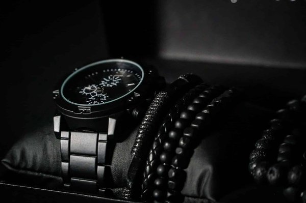 Bracelet pour homme personnalisé avec cordon : insistez sur le matériau de fabrication